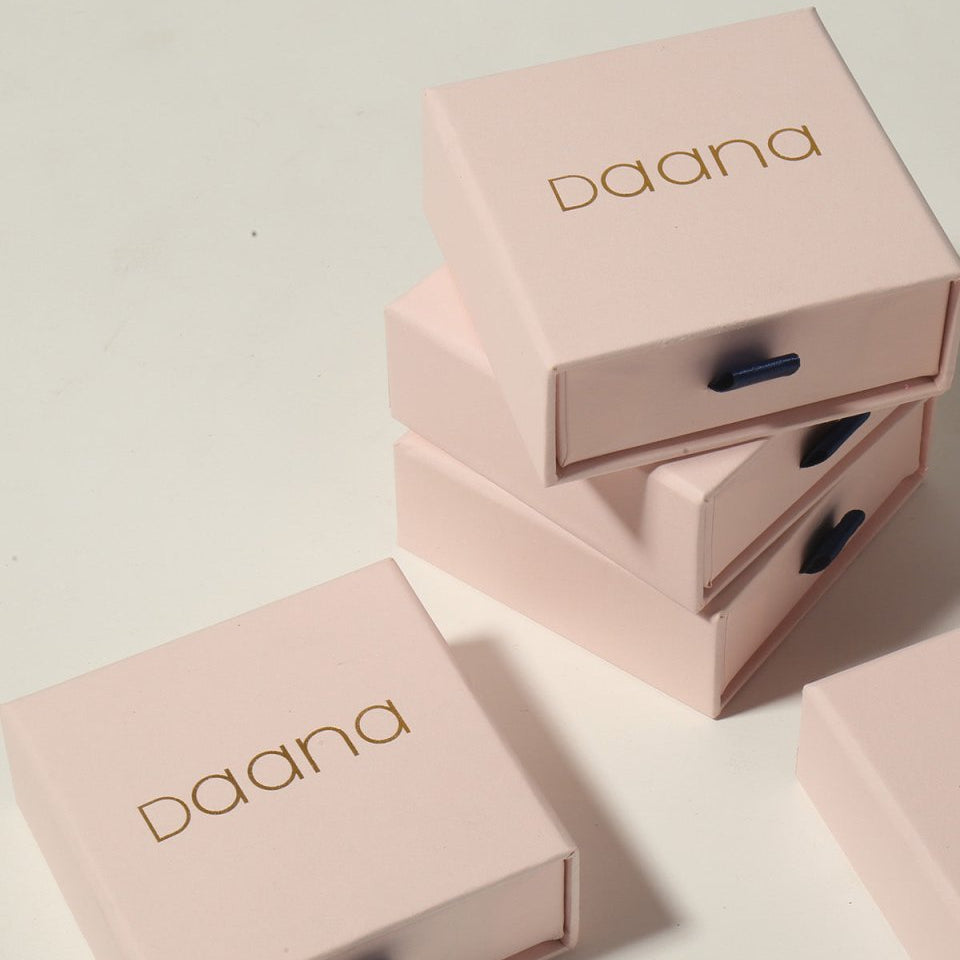 Brinco Amsterdam Ouro White - BRINCOS - DAANA
